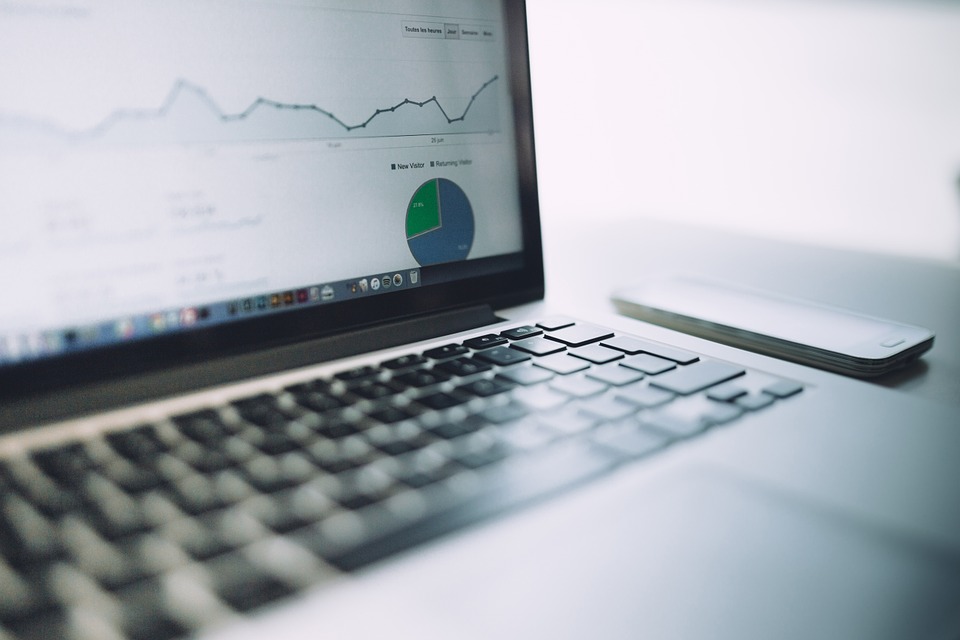 Healthcare Analytics display computer graph